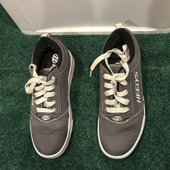 Dark grey Heelys size kids 5 - Picture 2 of 4